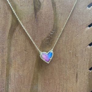 KENDRA SCOTT HEART NECKLACE